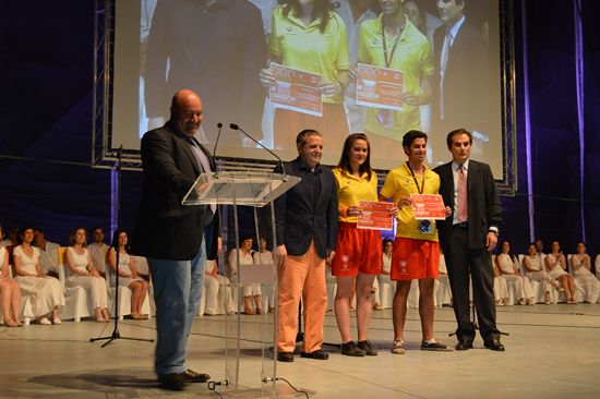 Mayor of Cordoba thanking the volunteers