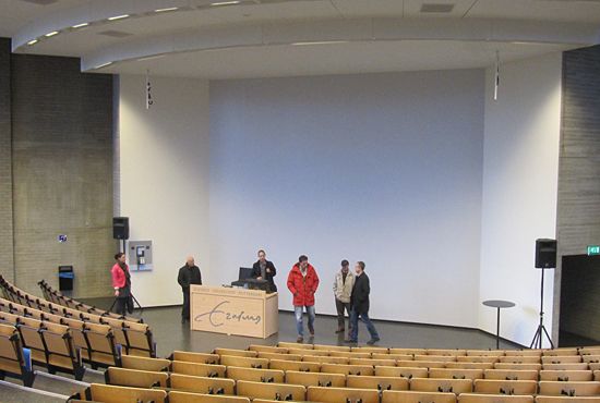 Inspecting meeting facilities at the Erasmus University