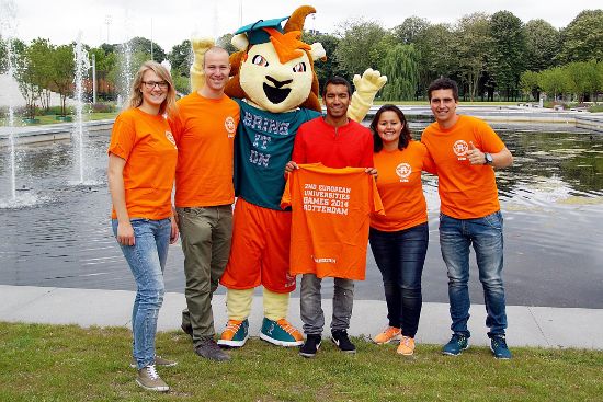 Group photo of Giovanni van Bronckhorst and the team from the Organising Committee of the EUGames 2014