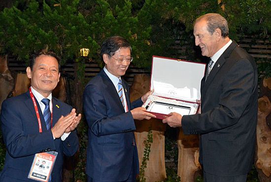 Gwangju Mayor and FISU President