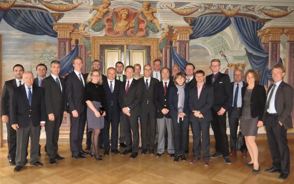 Group photo meeting the University President