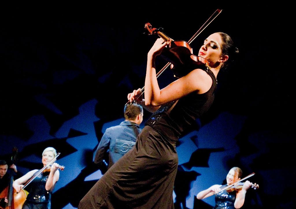 Music and cultural show at the Gala