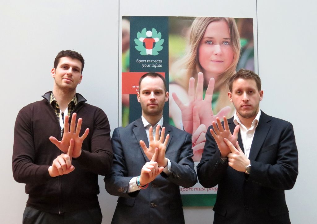 Representatives of EUSA and EUG2016 showing support to the 1 in 5 campaign