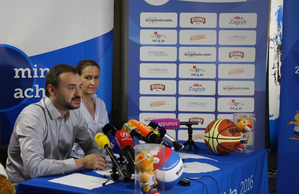 Mr Custonja and Mrs Bilic at a press conference