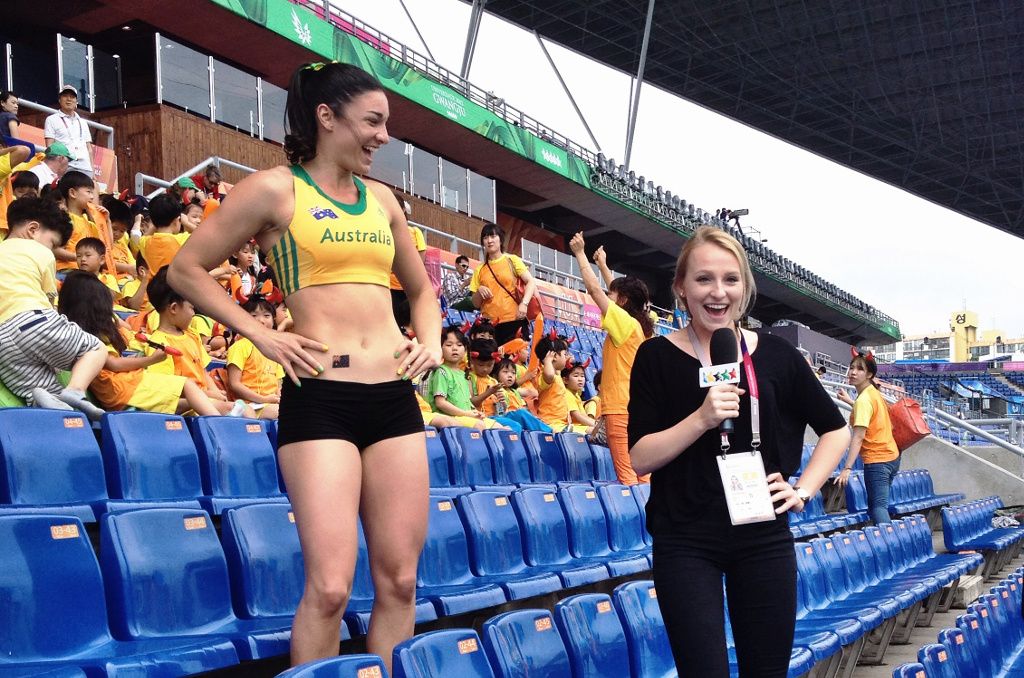 Lucie Hrdličková interviewing Australian athlete Michelle Jenneke