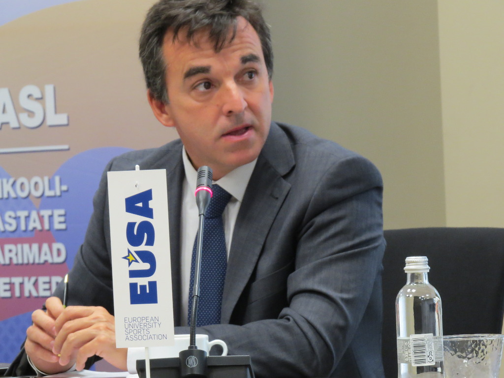 Mr Aitor Canibe Sanchez presenting the EUSA General Assembly 2018